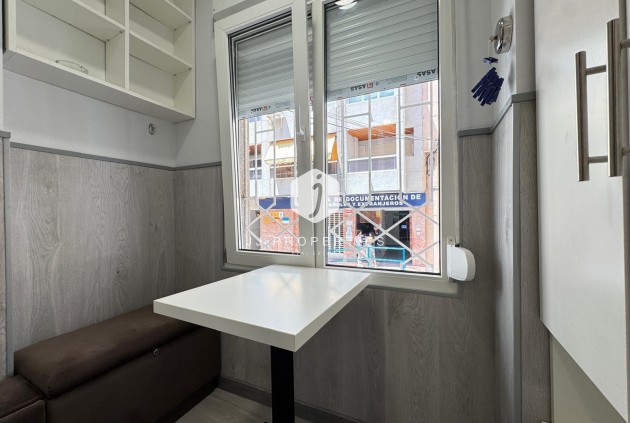 Resale - Apartment / flat -
Torrevieja - Playa del Cura