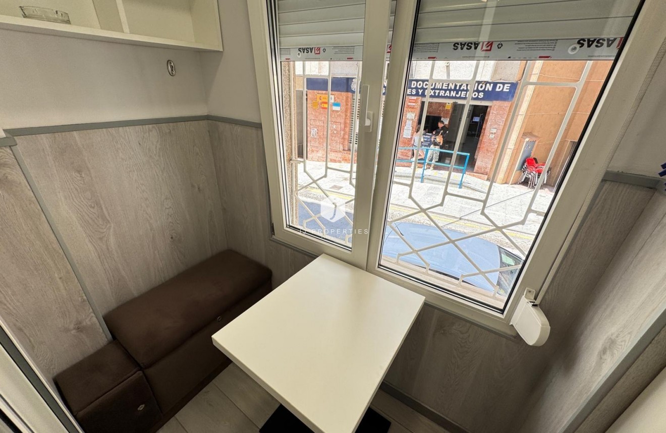 Resale - Apartment / flat -
Torrevieja - Playa del Cura