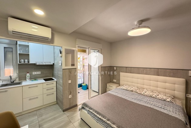 Resale - Apartment / flat -
Torrevieja - Playa del Cura