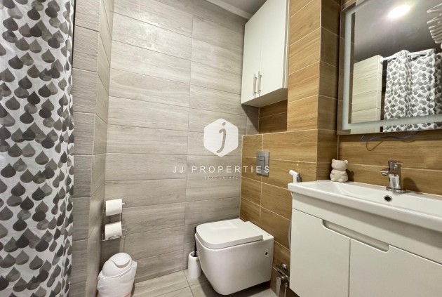 Resale - Apartment / flat -
Torrevieja - Playa del Cura