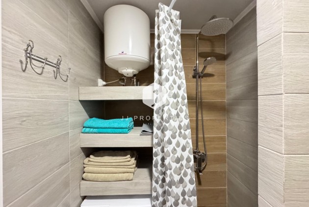 Resale - Apartment / flat -
Torrevieja - Playa del Cura