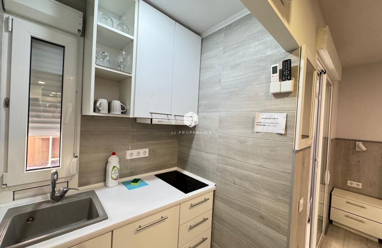 Resale - Apartment / flat -
Torrevieja - Playa del Cura