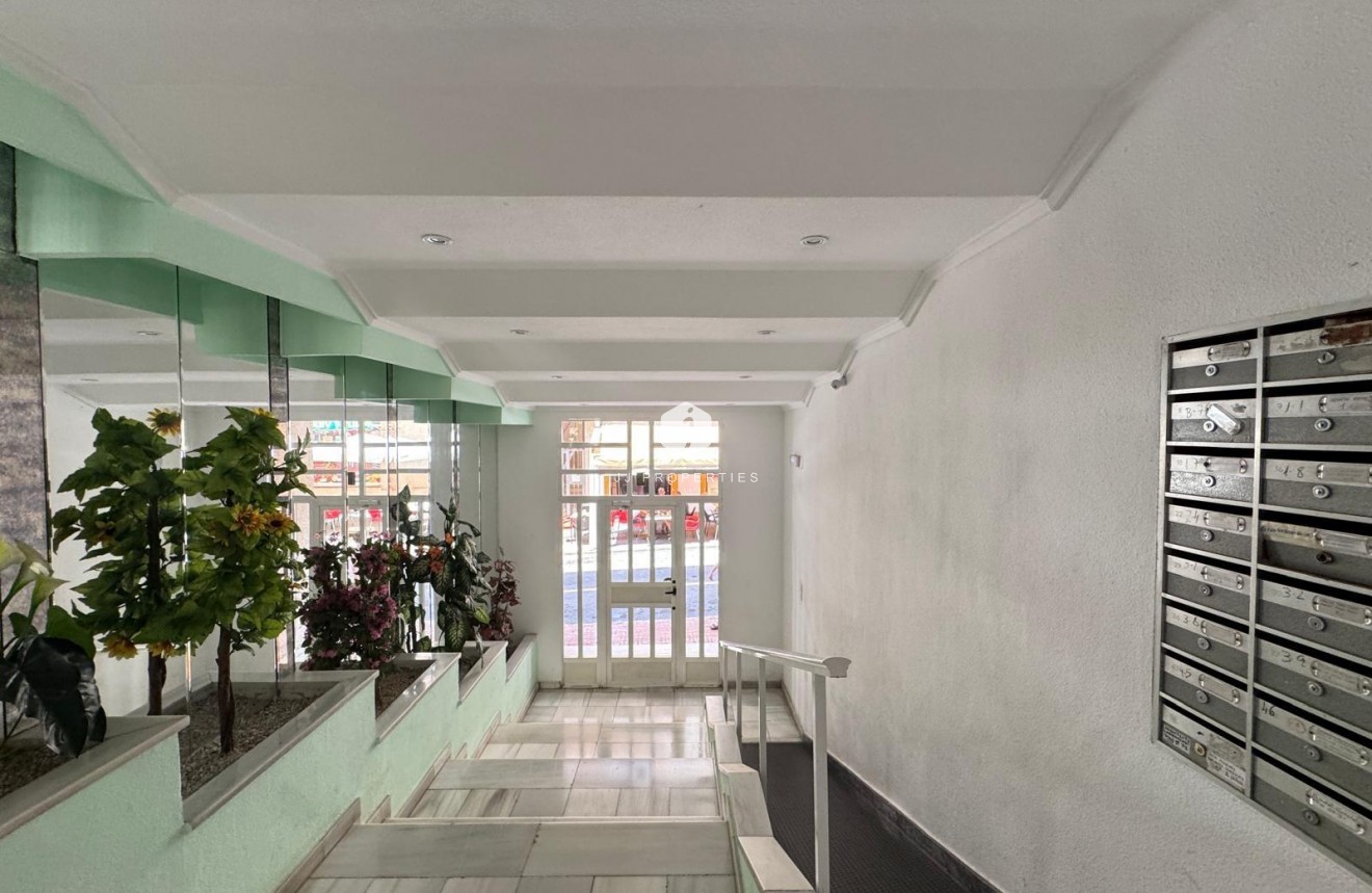 Resale - Apartment / flat -
Torrevieja - Playa del Cura