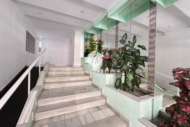 Resale - Apartment / flat -
Torrevieja - Playa del Cura