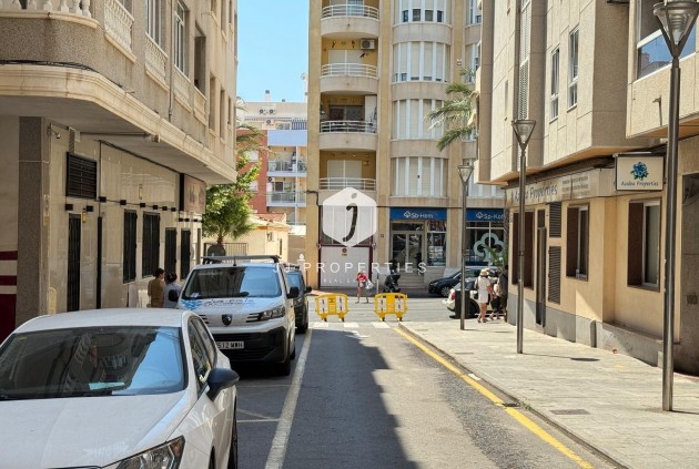 Resale - Apartment / flat -
Torrevieja - Playa del Cura