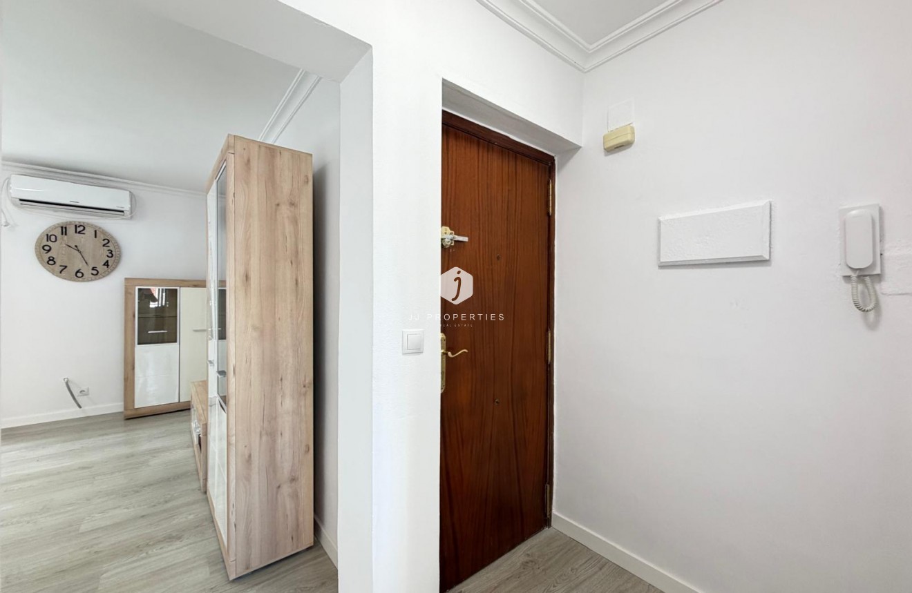 D'occasion - Appartement -
Torrevieja - Centro