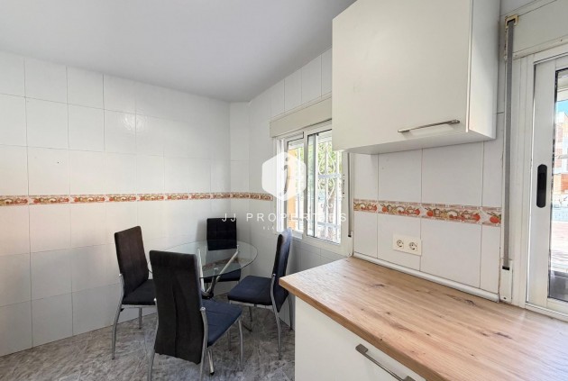 D'occasion - Appartement -
Torrevieja - Centro
