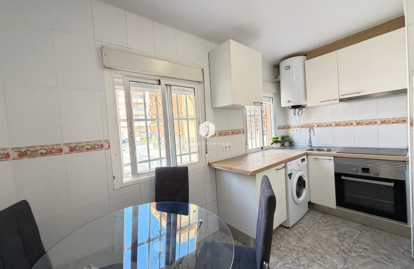 D'occasion - Appartement -
Torrevieja - Centro