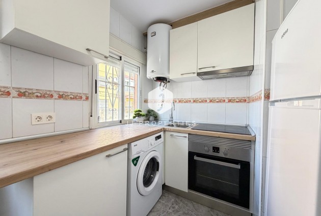 D'occasion - Appartement -
Torrevieja - Centro