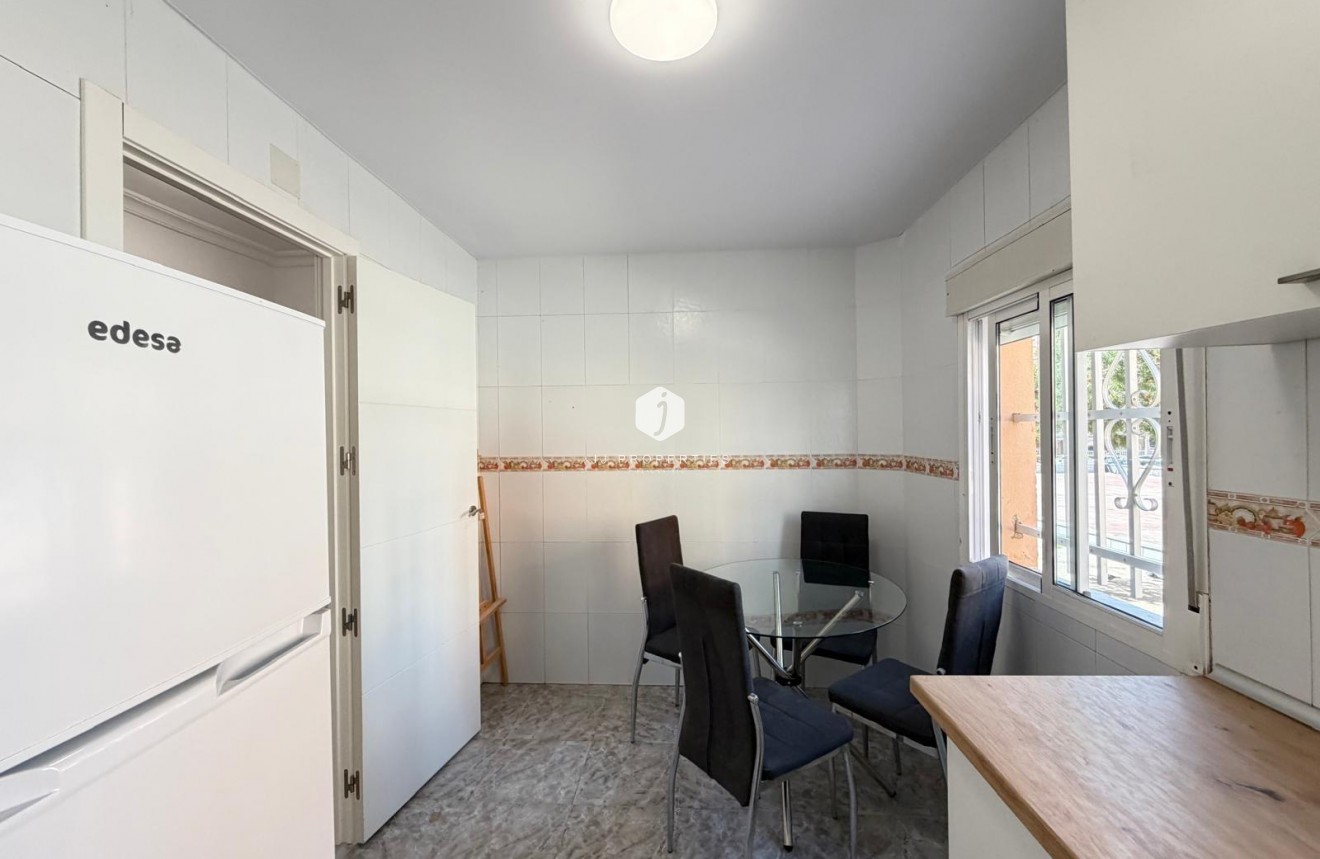 D'occasion - Appartement -
Torrevieja - Centro