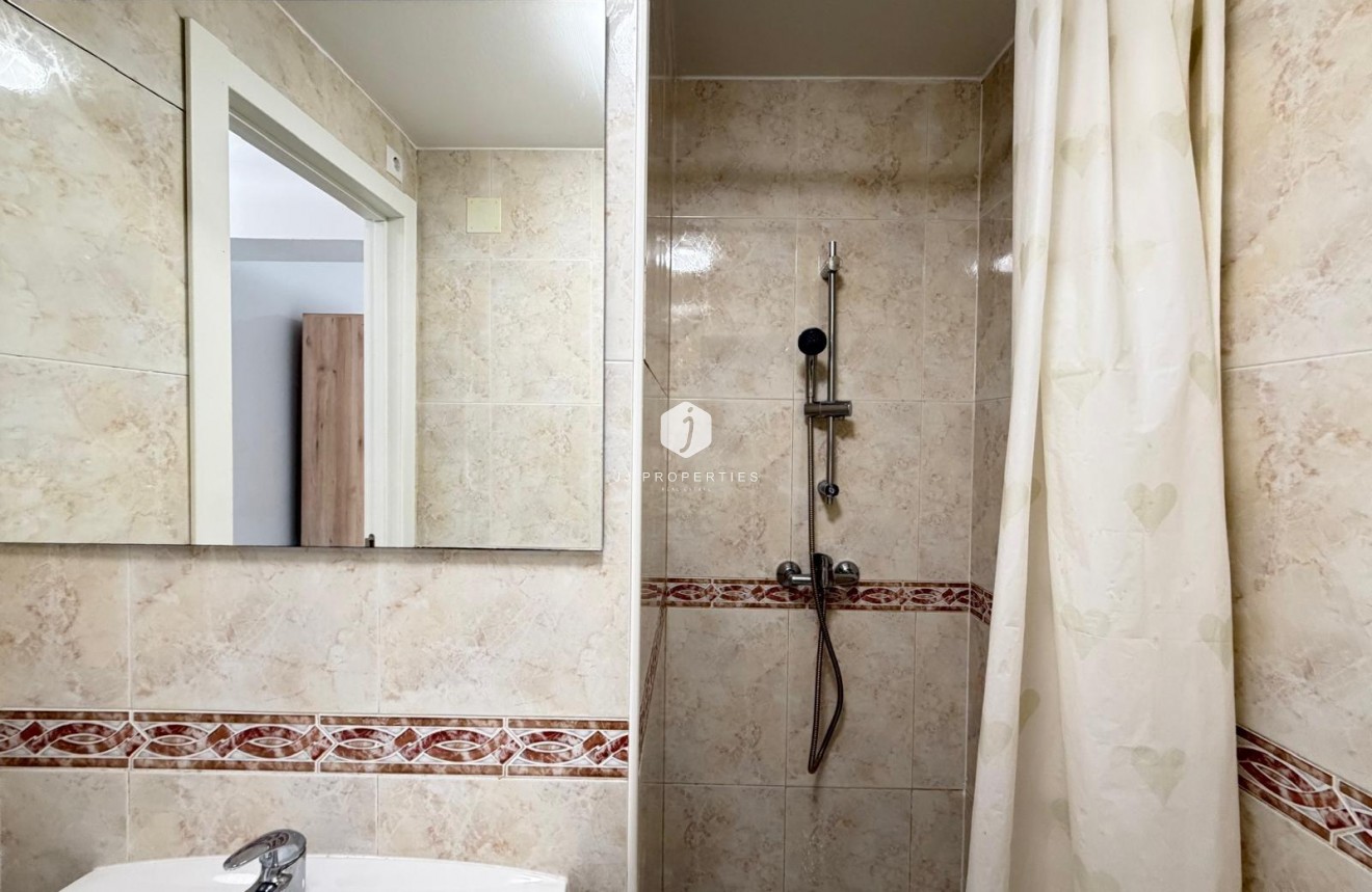 D'occasion - Appartement -
Torrevieja - Centro