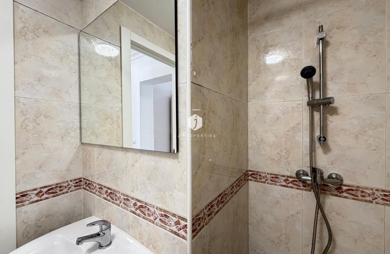 D'occasion - Appartement -
Torrevieja - Centro