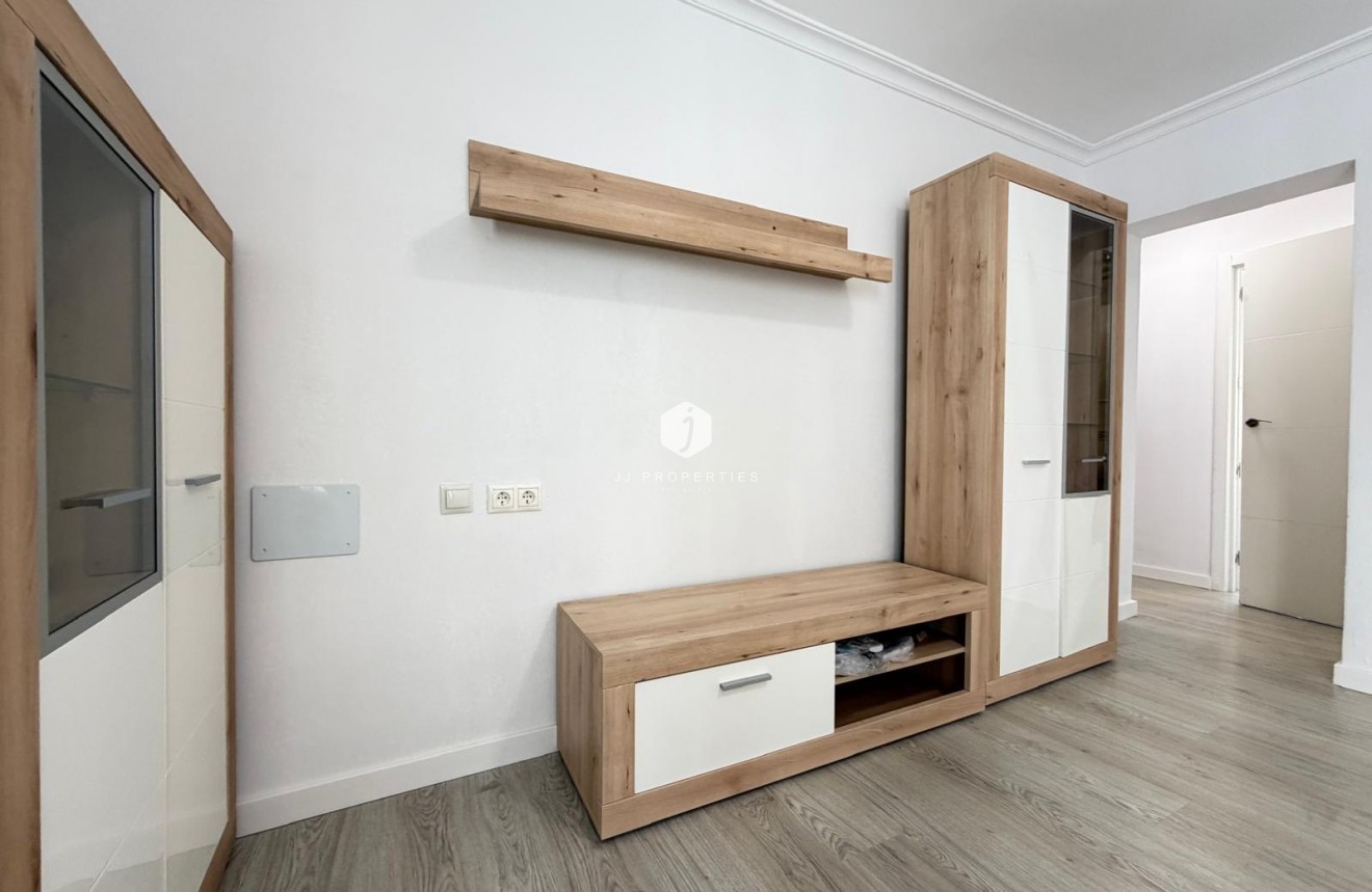 D'occasion - Appartement -
Torrevieja - Centro