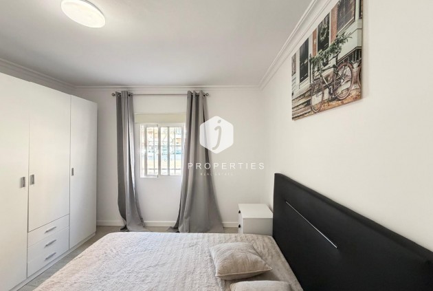 D'occasion - Appartement -
Torrevieja - Centro