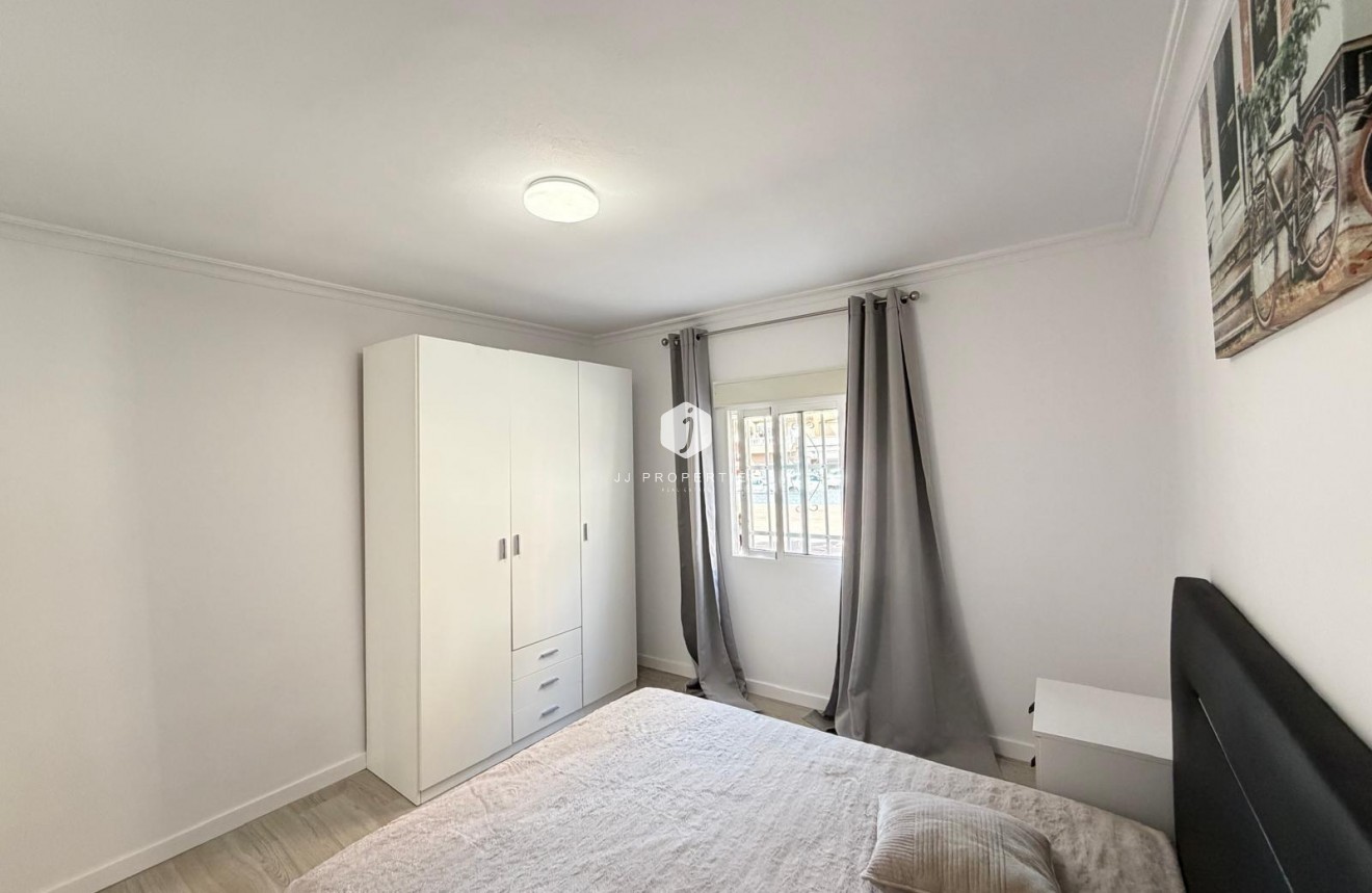 D'occasion - Appartement -
Torrevieja - Centro