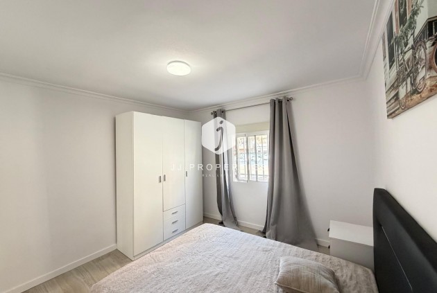 D'occasion - Appartement -
Torrevieja - Centro