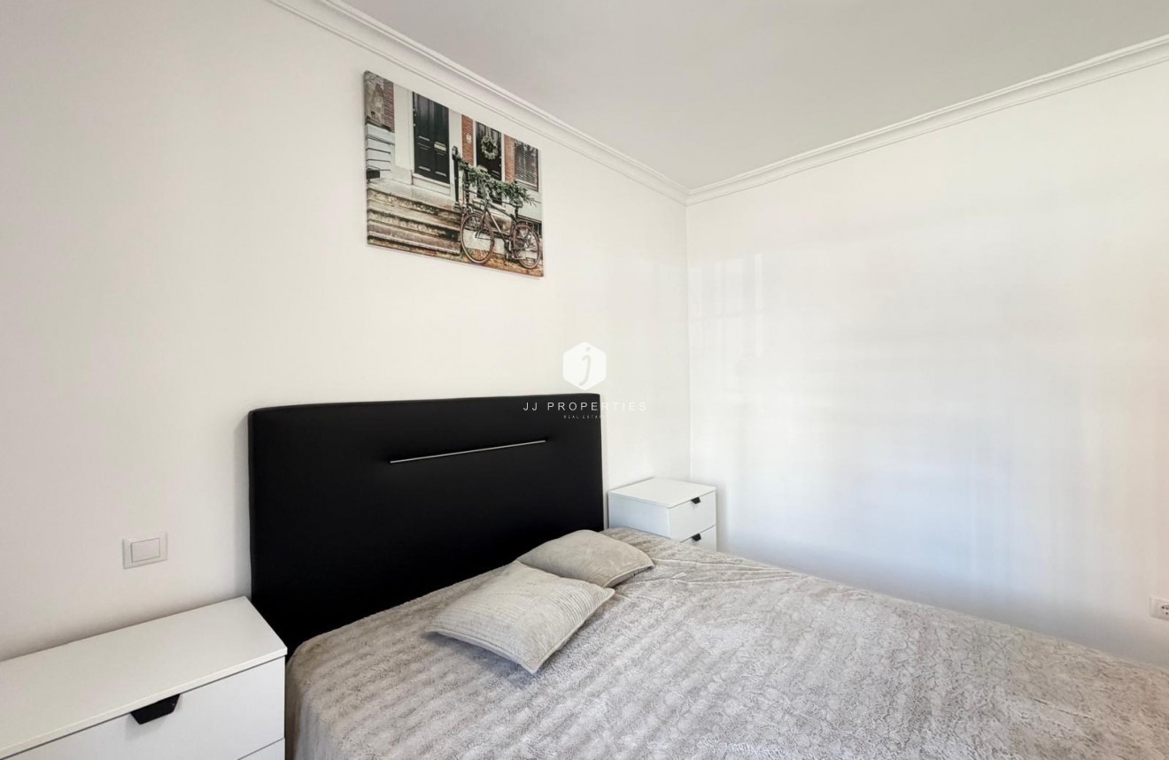 D'occasion - Appartement -
Torrevieja - Centro