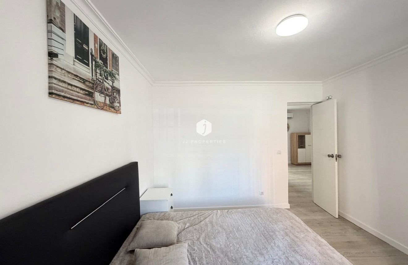 D'occasion - Appartement -
Torrevieja - Centro