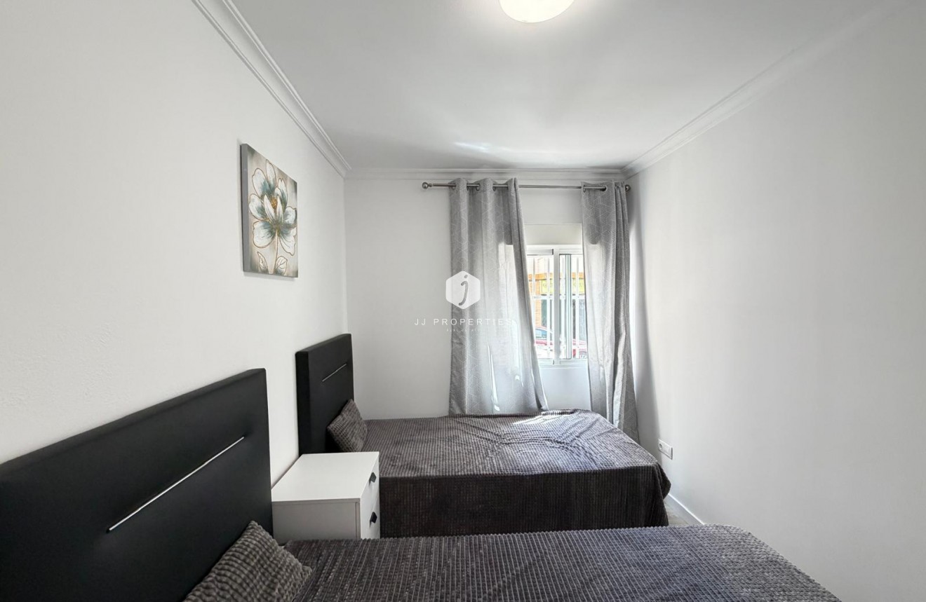 D'occasion - Appartement -
Torrevieja - Centro