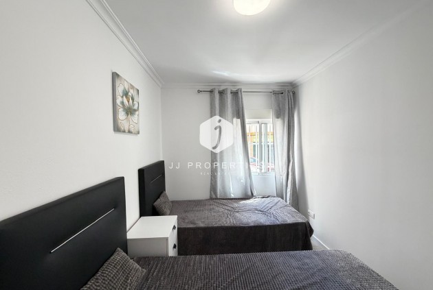 D'occasion - Appartement -
Torrevieja - Centro