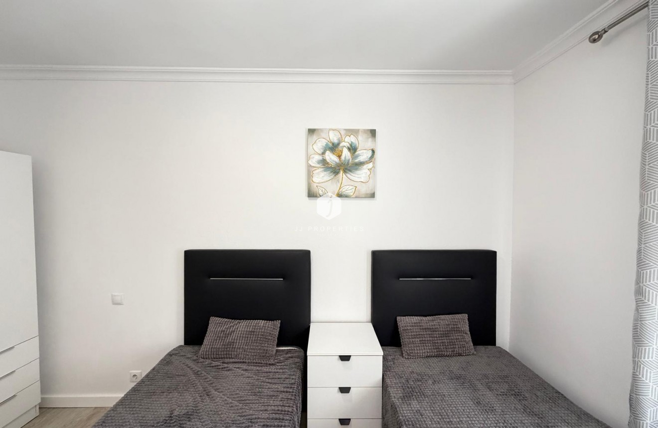 D'occasion - Appartement -
Torrevieja - Centro