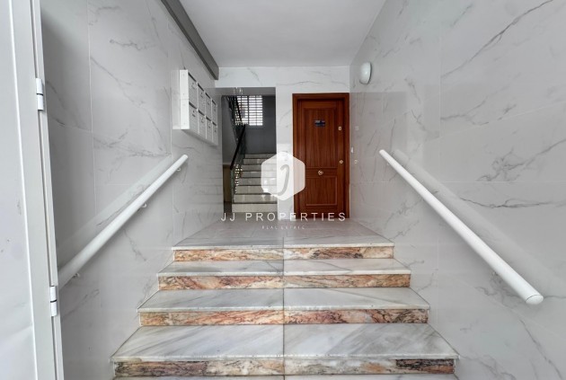 D'occasion - Appartement -
Torrevieja - Centro