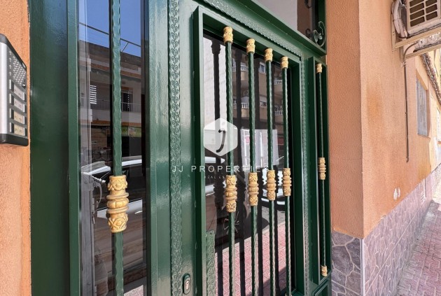 D'occasion - Appartement -
Torrevieja - Centro