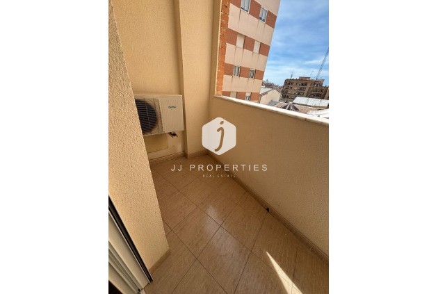 Resale - Apartment / flat -
Torrevieja - Centro