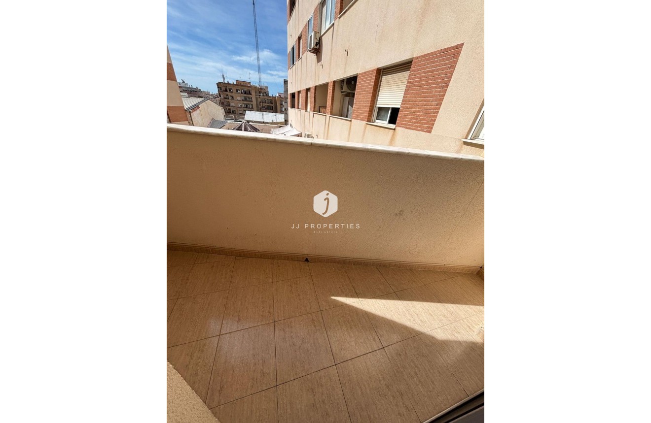 Resale - Apartment / flat -
Torrevieja - Centro