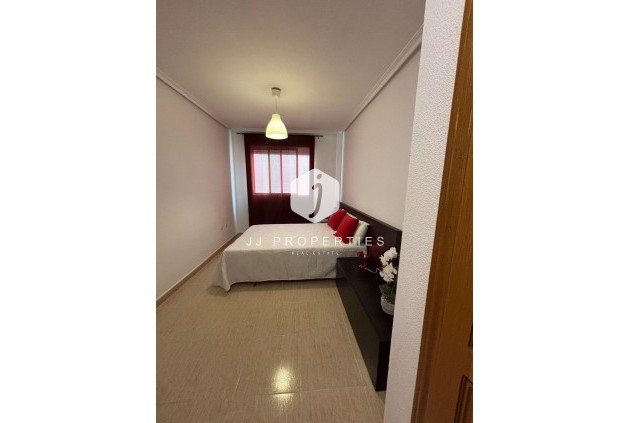 Resale - Apartment / flat -
Torrevieja - Centro