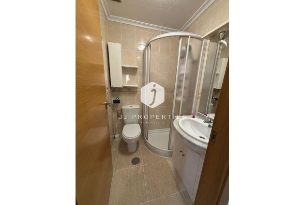 Resale - Apartment / flat -
Torrevieja - Centro