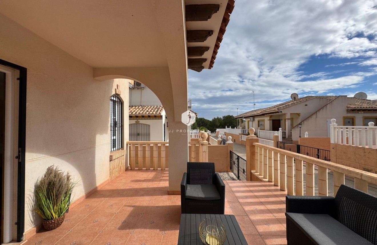 Resale - Chalet -
Orihuela Costa - Lomas De Cabo Roig-los Dolses