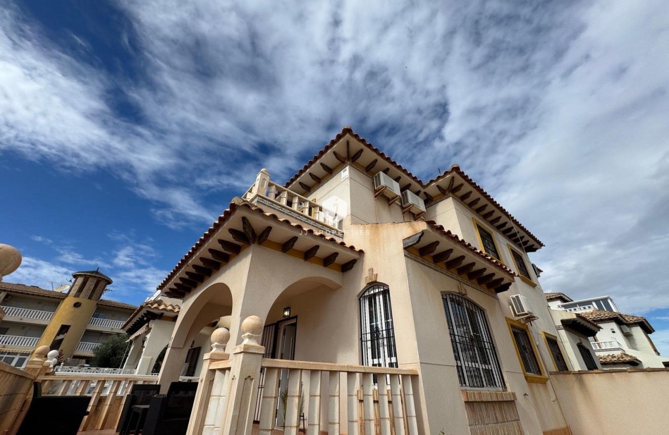 Resale - Chalet -
Orihuela Costa - Lomas De Cabo Roig-los Dolses