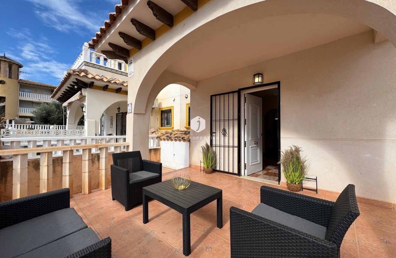 Resale - Chalet -
Orihuela Costa - Lomas De Cabo Roig-los Dolses