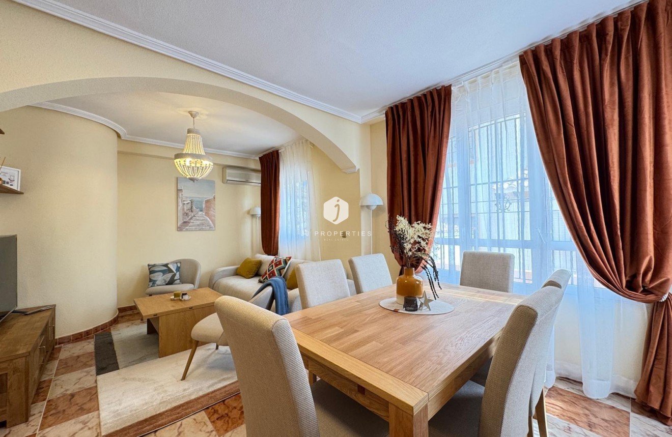 Resale - Chalet -
Orihuela Costa - Lomas De Cabo Roig-los Dolses