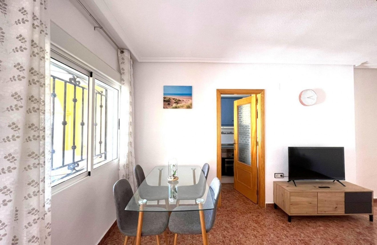 Resale - Bungalow -
Torrevieja - Los Balcones - Los Altos del Edén