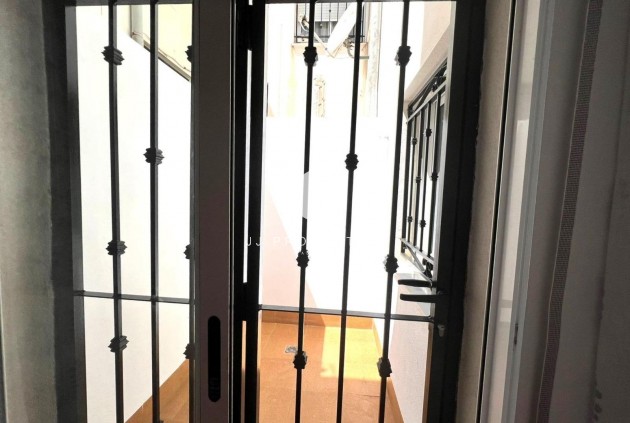 Resale - Bungalow -
Torrevieja - Los Balcones - Los Altos del Edén