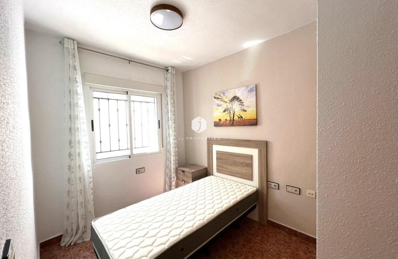 Resale - Bungalow -
Torrevieja - Los Balcones - Los Altos del Edén