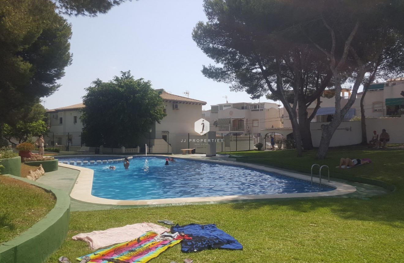 Resale - Bungalow -
Torrevieja - Lago Jardin