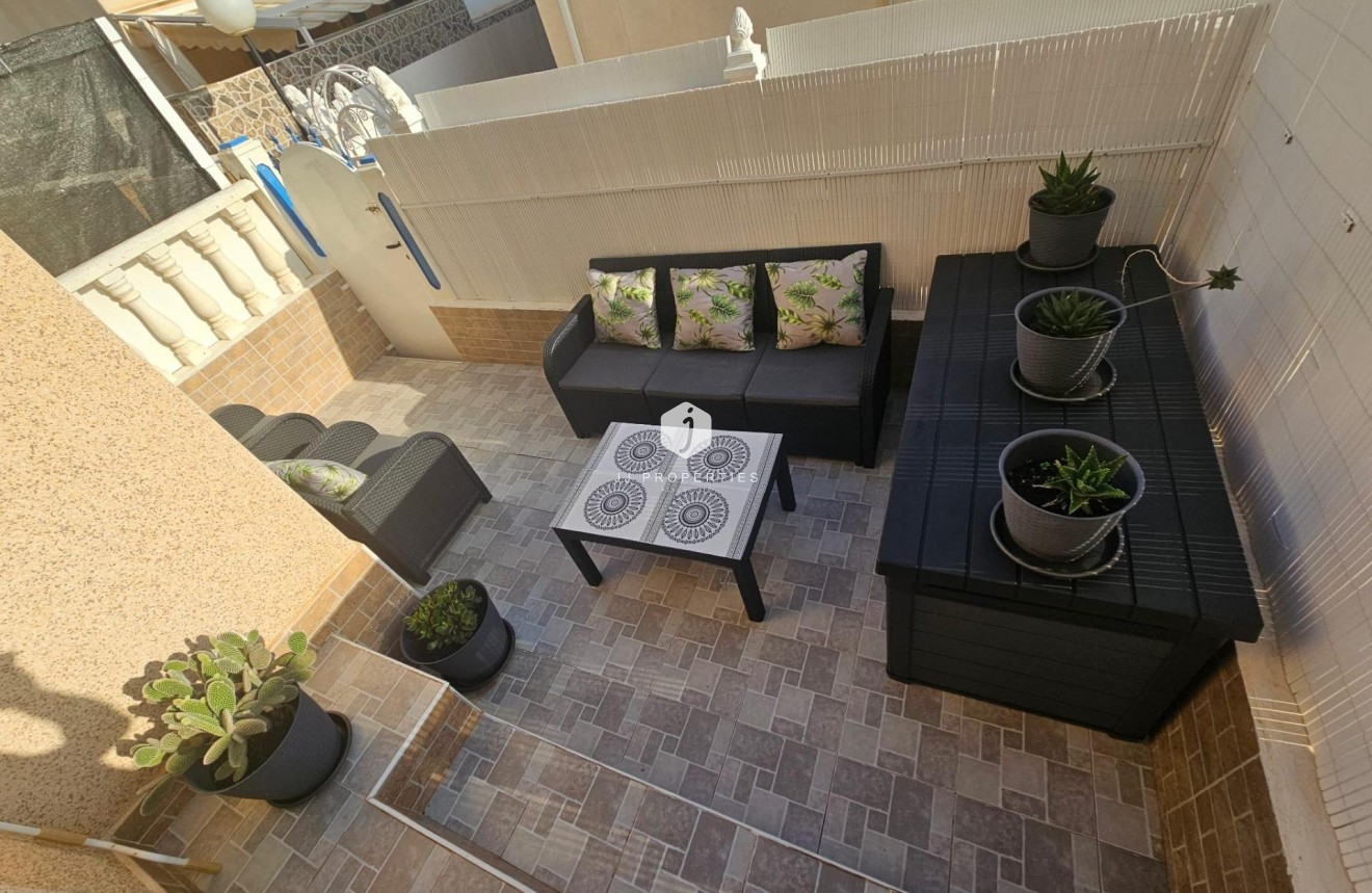 Resale - Bungalow -
Torrevieja - Lago Jardin