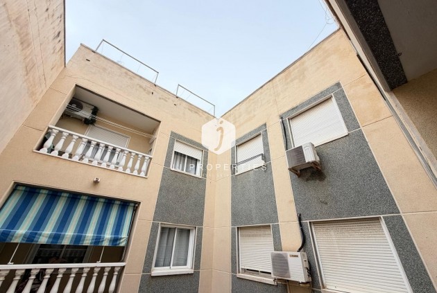 D'occasion - Appartement -
Torrevieja - Estacion de autobuses