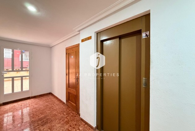 D'occasion - Appartement -
Torrevieja - Estacion de autobuses