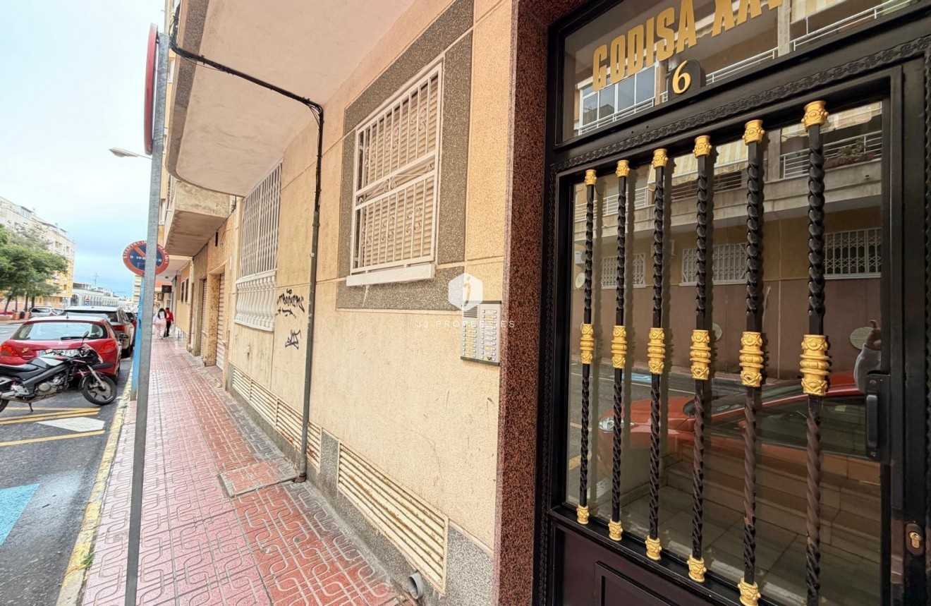 D'occasion - Appartement -
Torrevieja - Estacion de autobuses