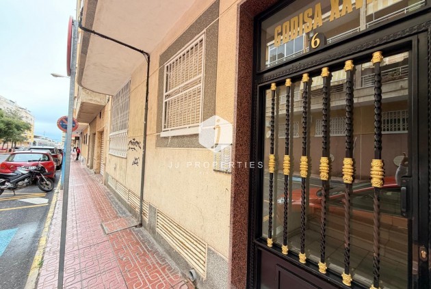 D'occasion - Appartement -
Torrevieja - Estacion de autobuses