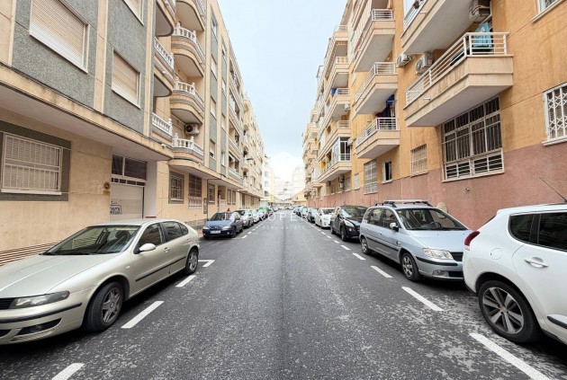 D'occasion - Appartement -
Torrevieja - Estacion de autobuses