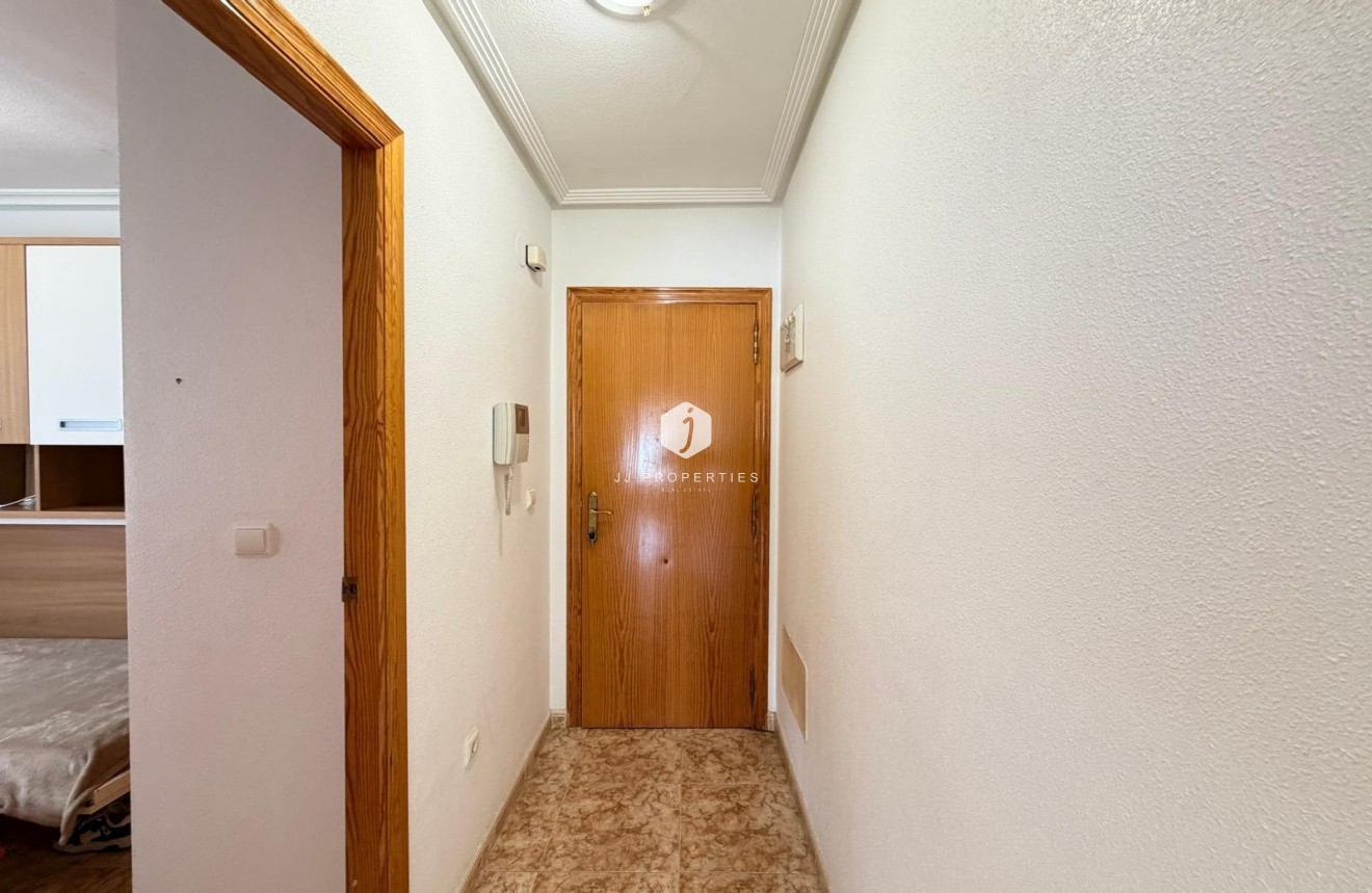 Resale - Apartment / flat -
Torrevieja - Playa del Cura