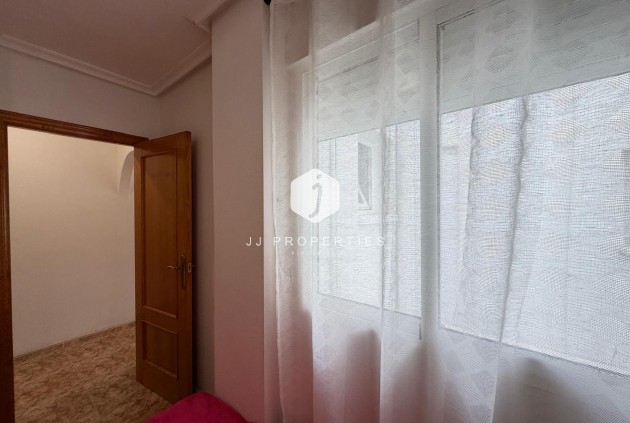 Resale - Apartment / flat -
Torrevieja - Playa del Cura