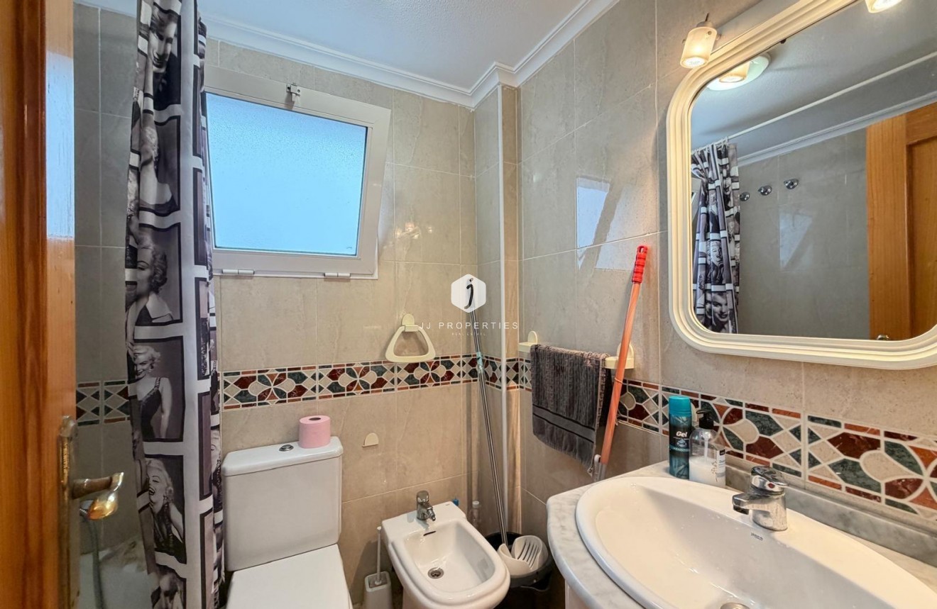 Resale - Apartment / flat -
Torrevieja - Playa del Cura