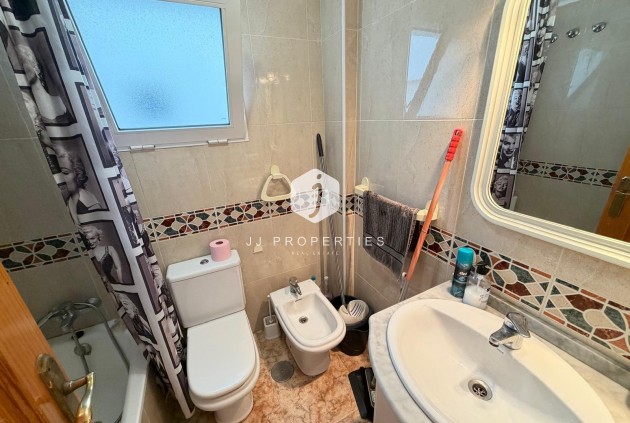 Resale - Apartment / flat -
Torrevieja - Playa del Cura