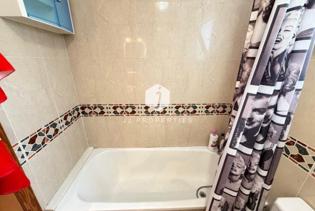 Resale - Apartment / flat -
Torrevieja - Playa del Cura